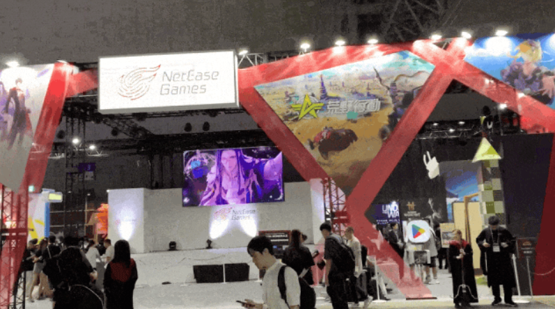 在东京千叶幕张展览馆，中国游戏人潮汹涌
