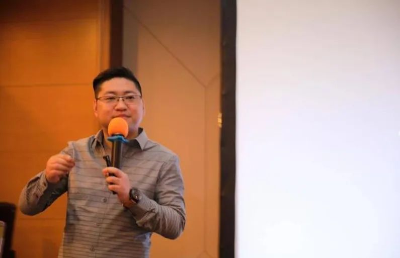 新项目刚挣到钱，他却辞去副总裁，All in了这个冷门赛道