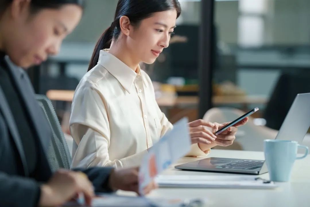 飞书二度出海“谋生”