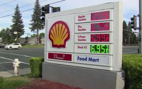 蚕食亚马逊份额，沃尔玛或成美国中产新宠儿