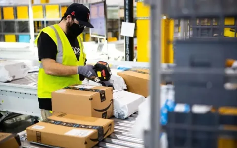 迎接旺季：沙特亚马逊在白色星期五之前开放五个新送货站