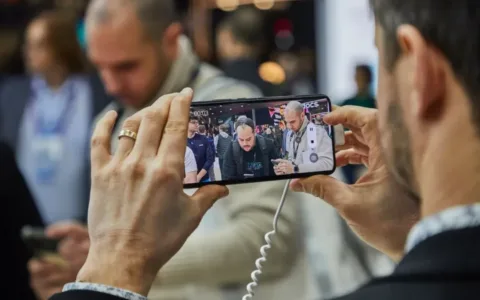 接棒华为市场，剑指苹果三星，荣耀Magic时代来了？