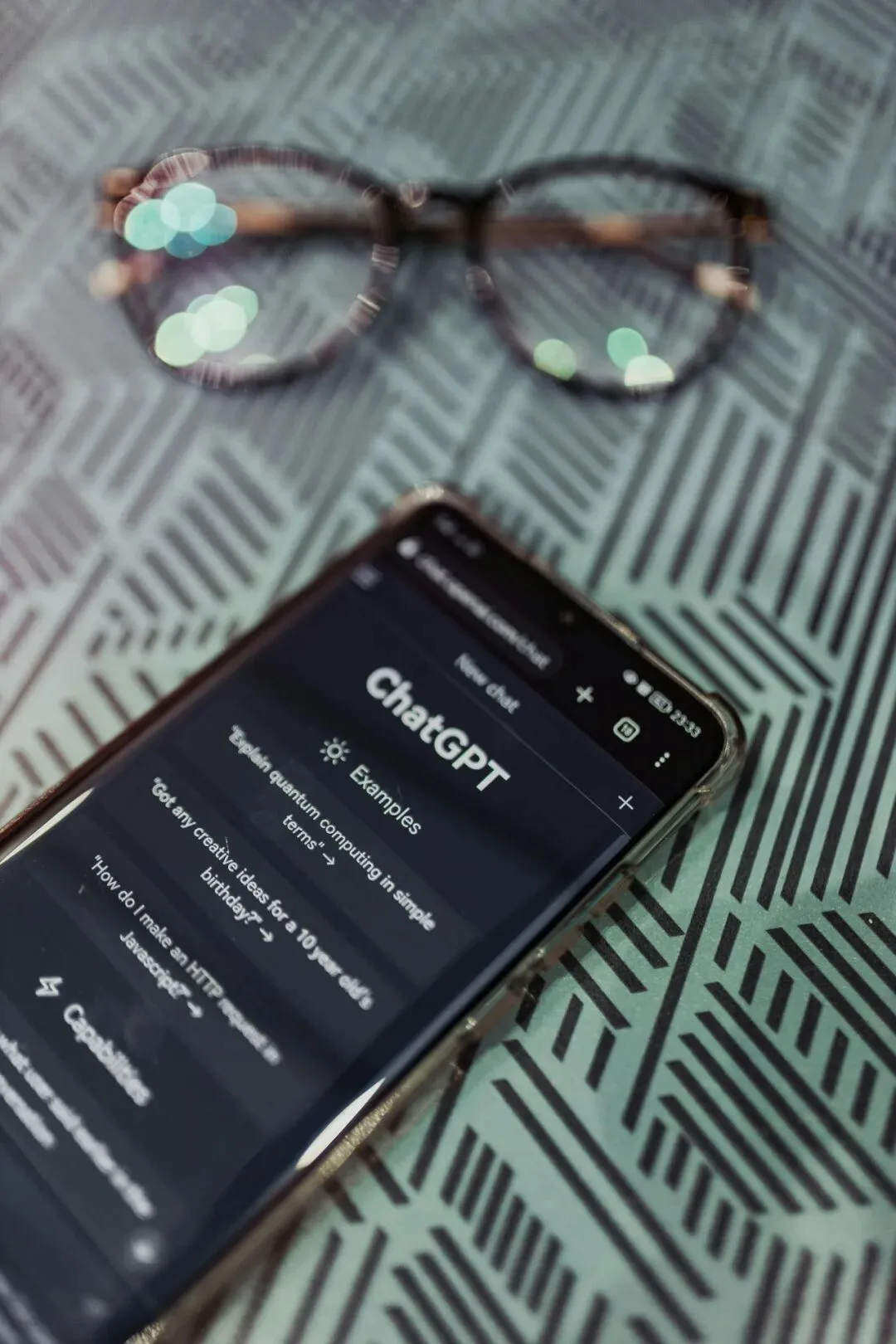 狂奔20天，全网“追赶”Sora2